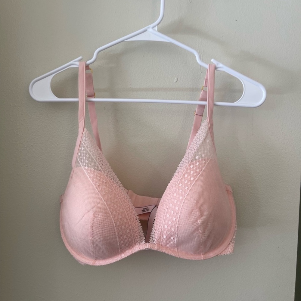 Victoria’s Secret pink plunge bra - 38D